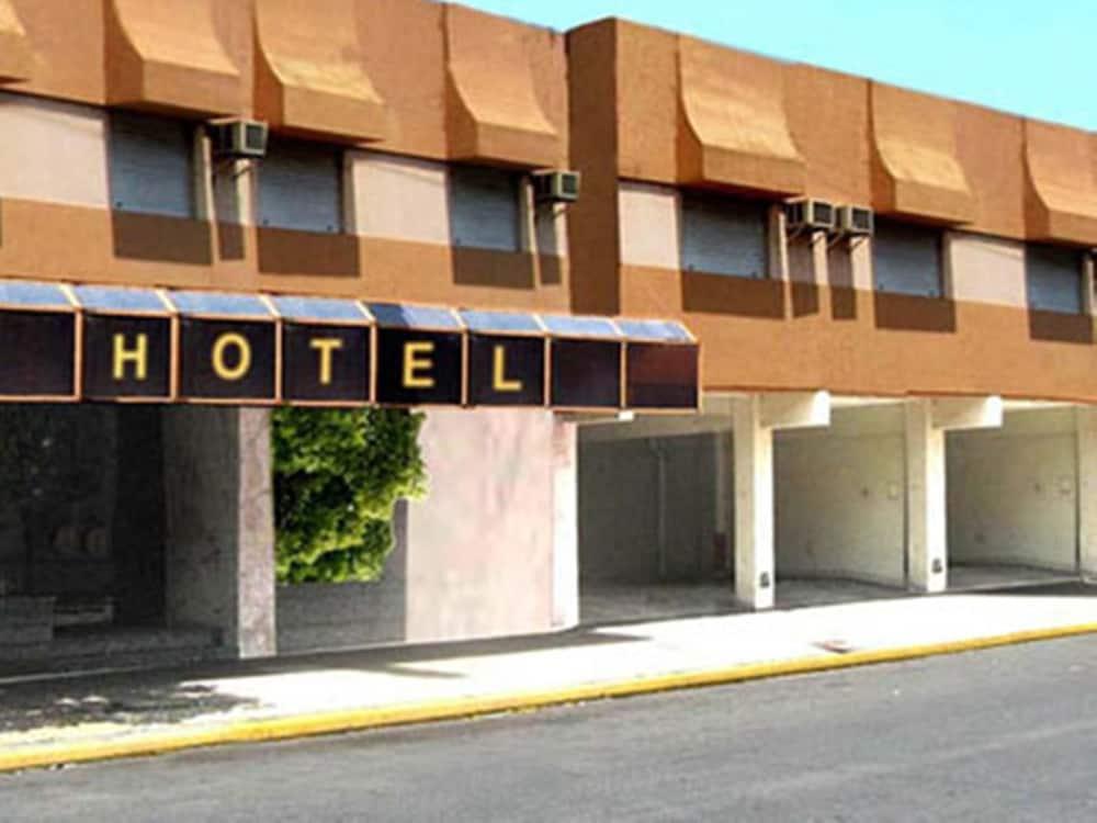 Hotel Bertaina Santa Fe Exterior photo